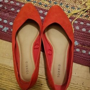 Torrid Size 9W coral flats